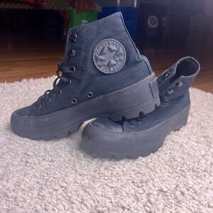 WOMENS CHUCK TAYLOR HIGHTOP CONVERSE ALL BLACK SIZE 7 GUC